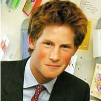 Pangeran Harry Bawa Celana Favorit Pacar