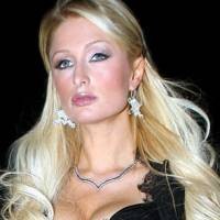 Payudara Membesar, Paris Hilton Dicibir