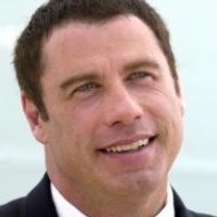 John Travolta Puja Scarlett Johansson