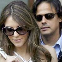 Pernikahan Liz Hurley Undang Kerusuhan