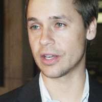 Chad Lowe Hilang di Pegunungan Alpen