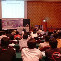 Berponsel Tanpa SIM Card, Onno pun Terpukau