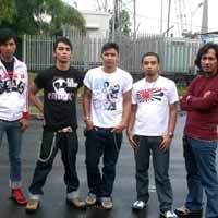 Ungu Tepis Gosip Bubar