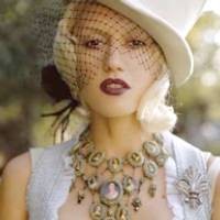 Gwen Stefani Pilih Hotel Ketimbang Rumah