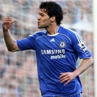 Pengejaran Chelsea Tak Kendur