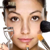 8 Make-up Kit yang Wajib Anda Miliki