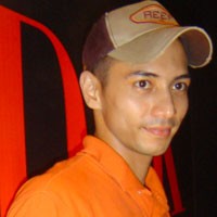 Fauzi Baadilah Gandeng Cewek Bule Misterius