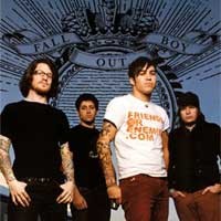 Fall Out Boy Berdarah Demi Fans