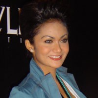 Krisdayanti di Persimpangan Dilema