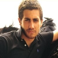 Jake Gyllenhaal Selamatkan Keluarga dari Api