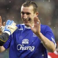 Everton Menyodok ke Posisi Lima