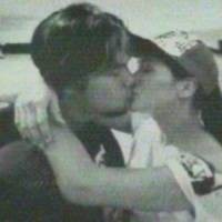 Foto Ciuman Mulan-Ahmad Dhani Dibantah