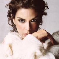 Teri Hatcher Sulap Tisu Toilet Jadi Gaun