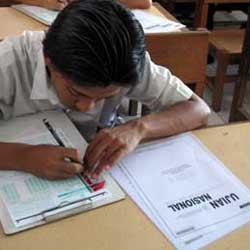 Peserta UN di Yogyakarta Dilarang Bawa Ponsel