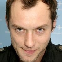 Jude Law Kencani Editor Majalah