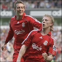 Kuyt Menangkan Liverpool