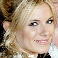 Sienna Miller-Keira Knightley Siap Threesome