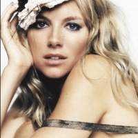 Sepatu Sienna Miller Bantu Pengungsi Sudan