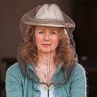 Wanita Paruh Baya Rentan Alergi Wi-Fi Internet? 