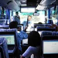 Pemkot Surabaya Luncurkan Bus Full Internet