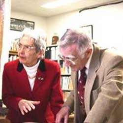 Bidan Pionir Internet Tutup Usia