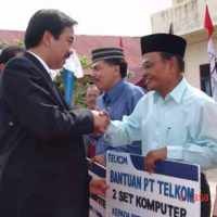 Sejuta Pelajar Sumatera Belajar Internet