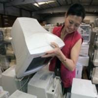 Ratu Monitor Jadi Malaikat di Negara Berkembang