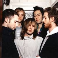 Maroon 5 Pilih Wanita Ketimbang Miras