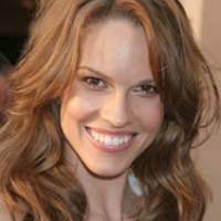 Hilary Swank Dikejar Vampire