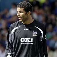 James Dipertahankan Portsmouth
