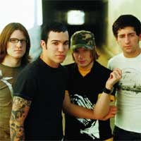 Sebelum Konser, Fall Out Boy Lihat Gadis Bugil