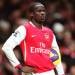 Eboue Diikat, Reyes Dibuang