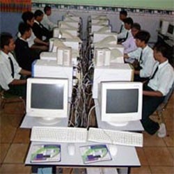 Demi Melariskan Speedy, Komunitas Sekolah Pun Digarap