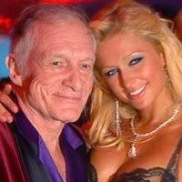 Bos Playboy Tak Mau Lepas Piyama