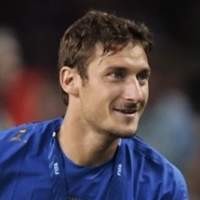 Totti Kecam Kritikan Kepadanya