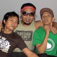 Endank Soekamti Nyaman Rekaman di Kontrakan