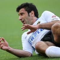 Tanda Tanya Karir Figo