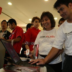 Telkomsel Incar 2000 Pelanggan HSDPA di Bandung