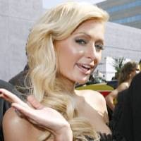 Semalam di Bui, Paris Hilton Tetap Gaya