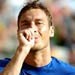 Totti Isyaratkan Bantu Italia
