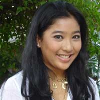 Olivia Zalianty Keracunan di Thailand