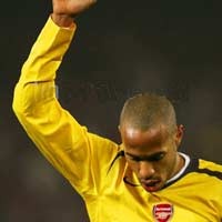 Diisukan ke Barca, Henry Tuntut Media
