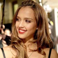 Ciuman Menjijikkan Jessica Alba