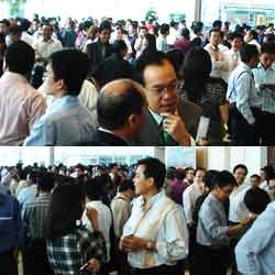 Ratusan Orang Siap Ngantri Communicator Baru 