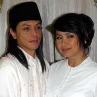 Tepis Gosip, Titi DJ-Ovy Nempel Terus