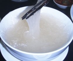 Mencicipi Papeda dari Papua