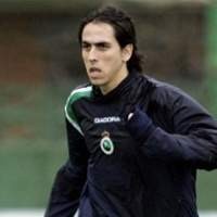 Benayoun Menunggu Liverpool 