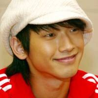 Rain Nangis Batal Konser di Los Angeles