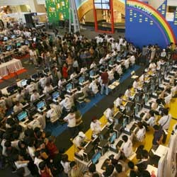 Jawara Perang dan Sepakbola Indonesia Berlaga di Paris