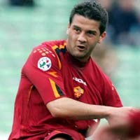 Inter Berpeluang Rekrut Chivu